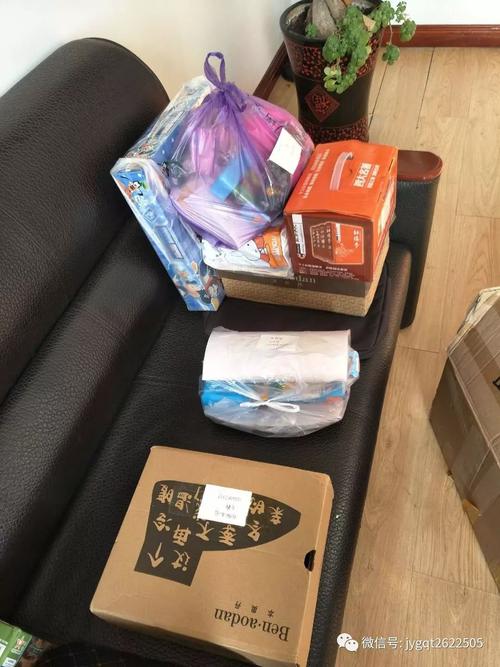 捐赠人:团县委 陈春雨捐助人:县一小 贝光清捐助人:优美打字复印社